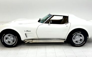 Chevrolet-Corvette-Coupe-1976-1