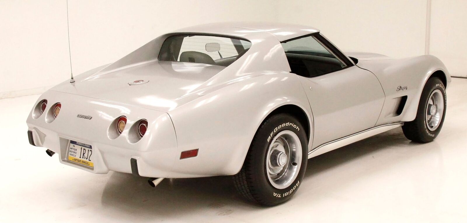 Chevrolet-Corvette-Coupe-1976-5