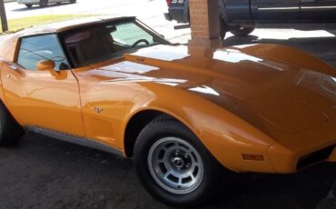 Chevrolet-Corvette-Coupe-1977-1