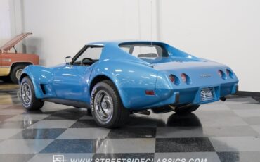 Chevrolet-Corvette-Coupe-1977-10