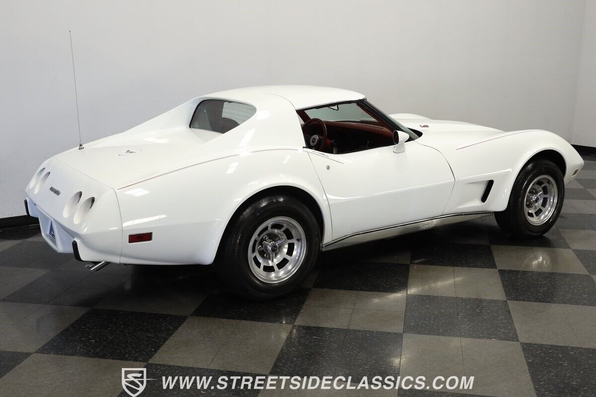 Chevrolet-Corvette-Coupe-1977-11