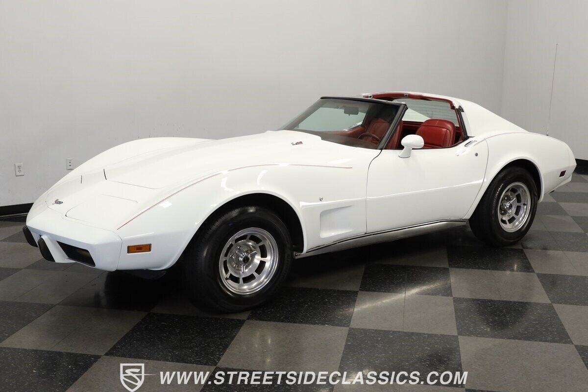 Chevrolet-Corvette-Coupe-1977-5