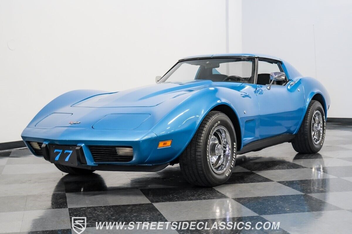 Chevrolet-Corvette-Coupe-1977-5