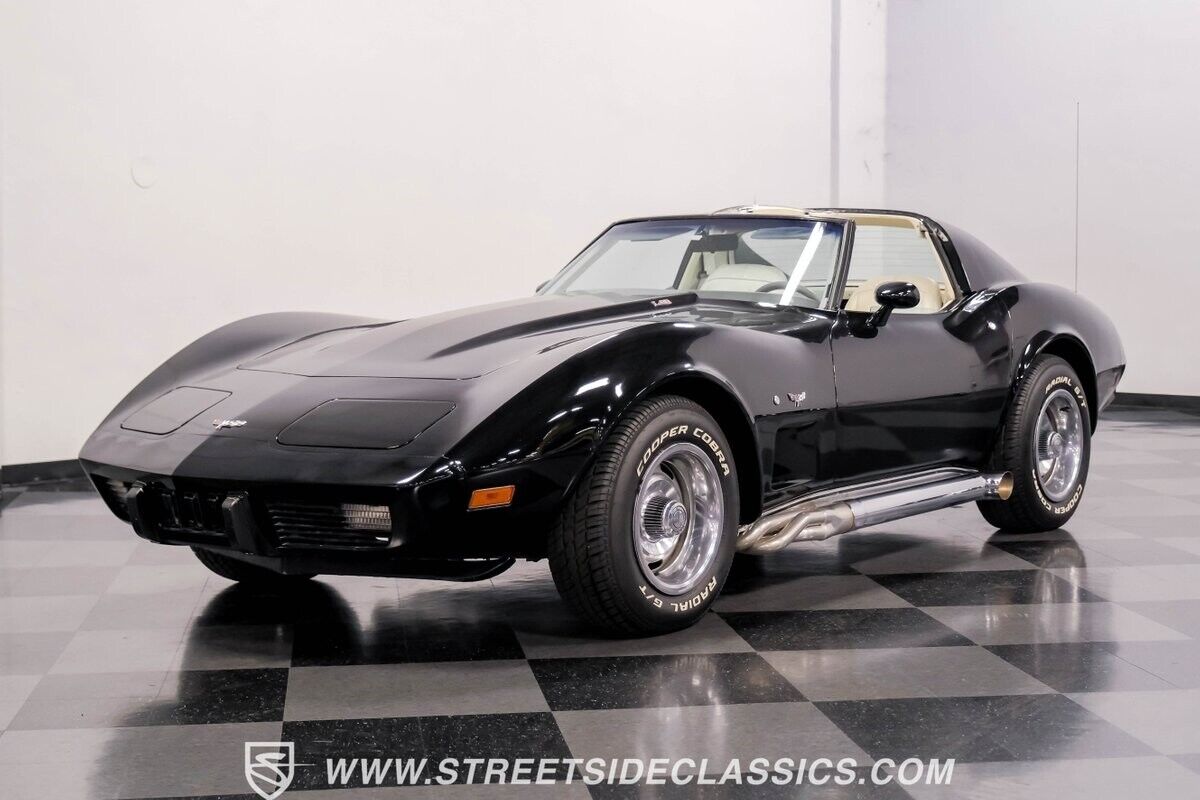 Chevrolet-Corvette-Coupe-1977-5