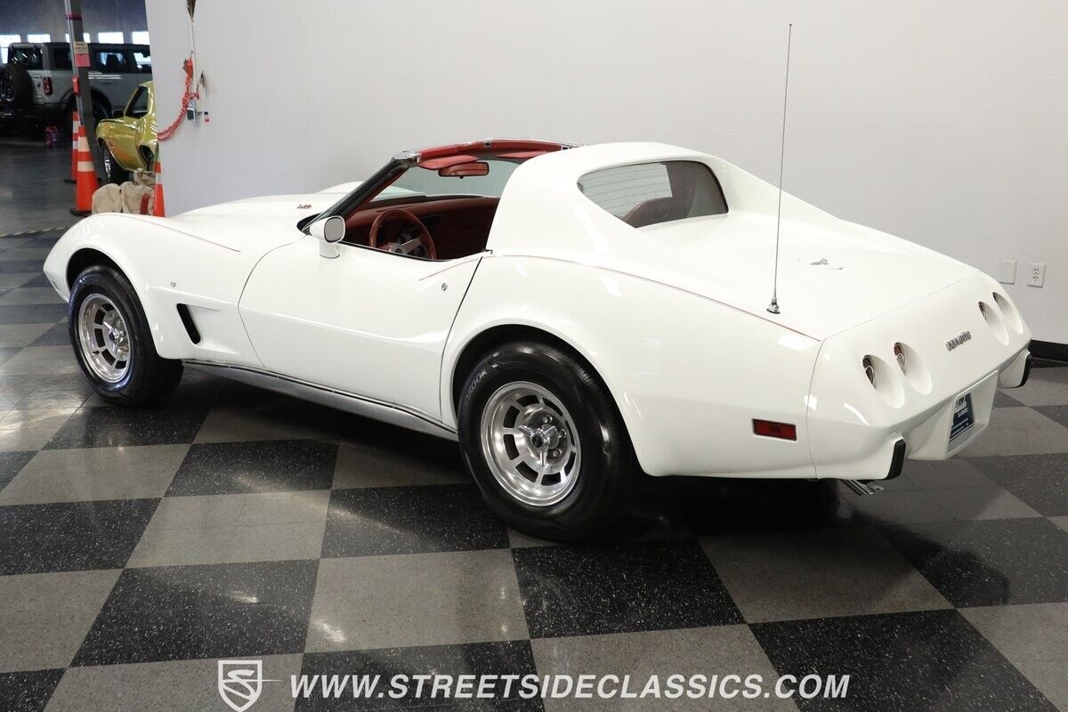 Chevrolet-Corvette-Coupe-1977-6