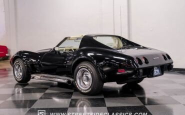 Chevrolet-Corvette-Coupe-1977-7