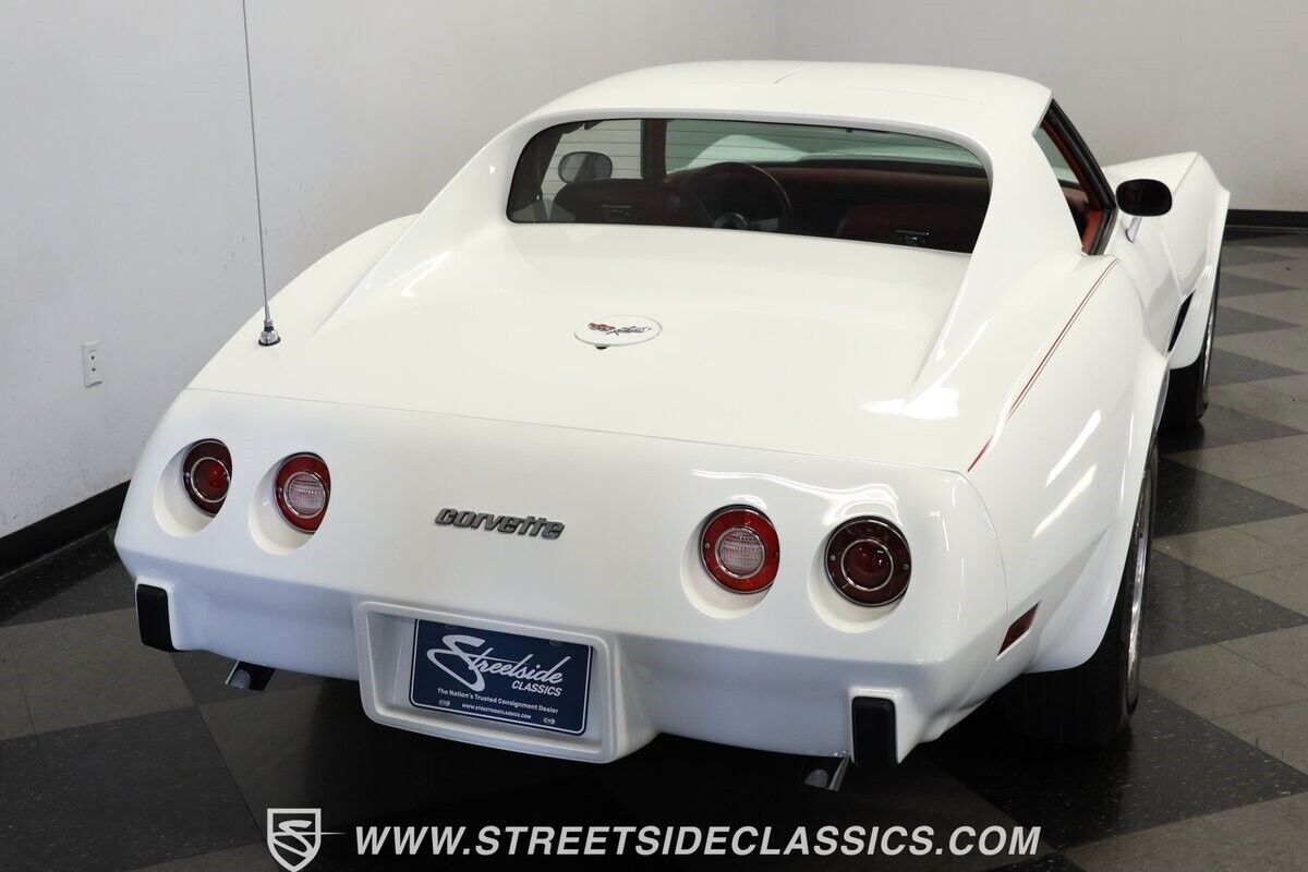 Chevrolet-Corvette-Coupe-1977-9