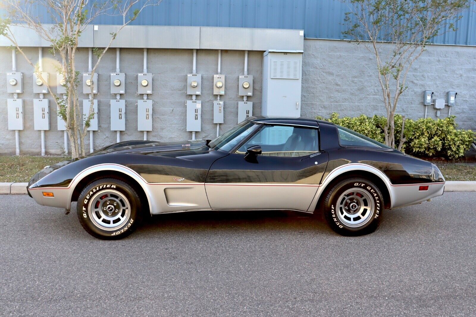 Chevrolet-Corvette-Coupe-1978-1