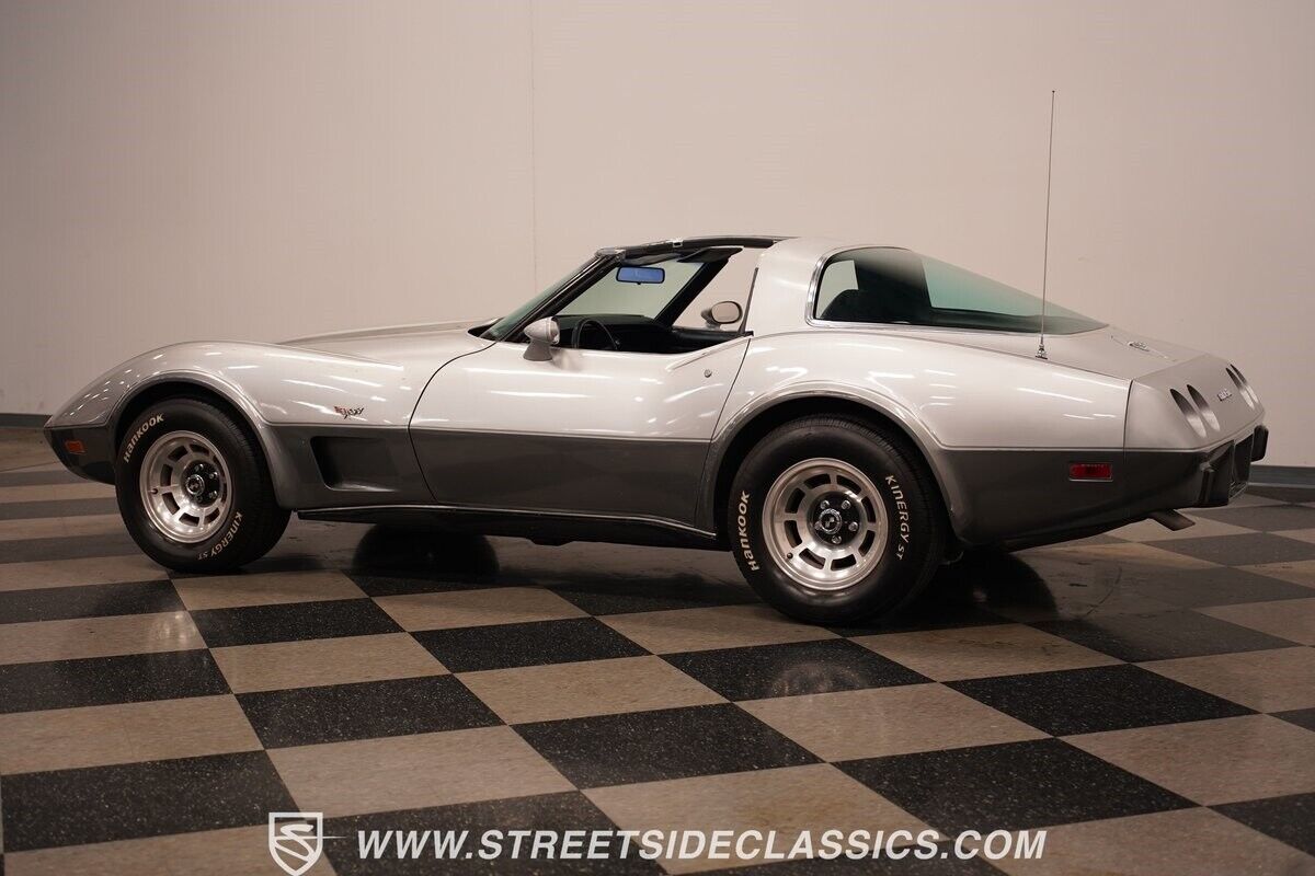 Chevrolet-Corvette-Coupe-1978-10