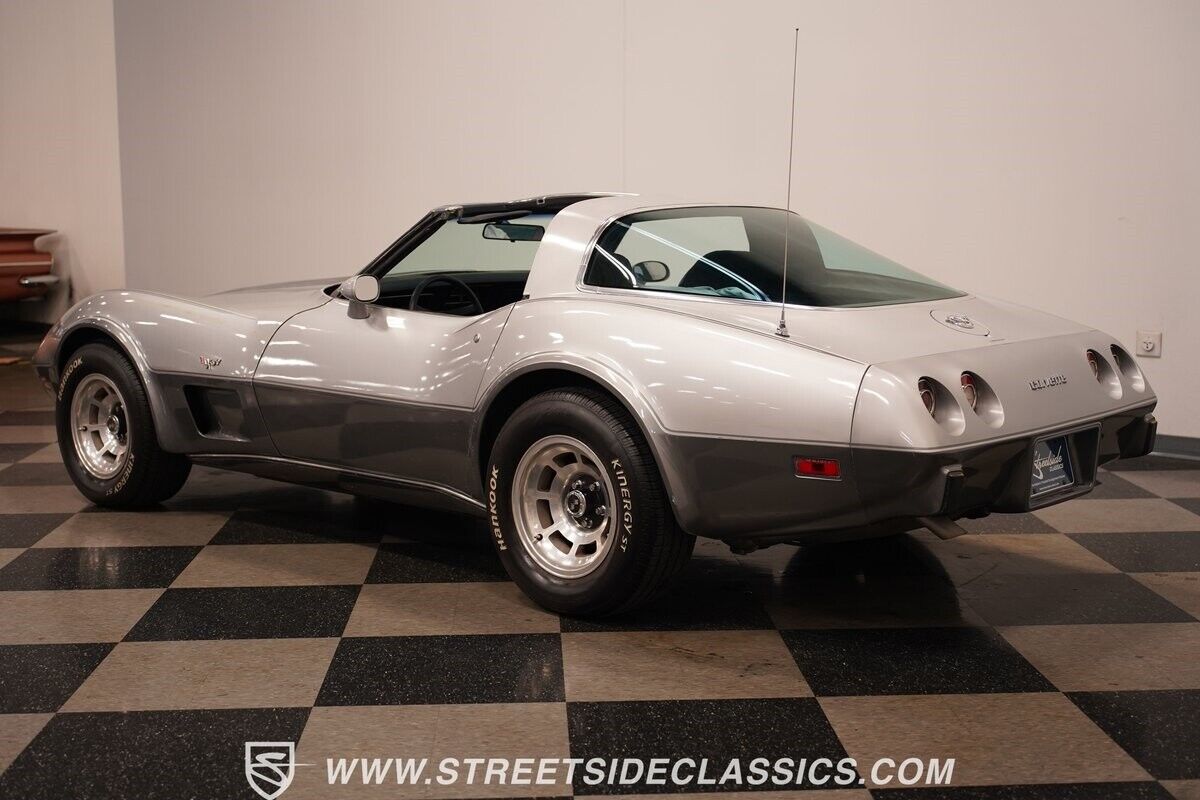 Chevrolet-Corvette-Coupe-1978-11