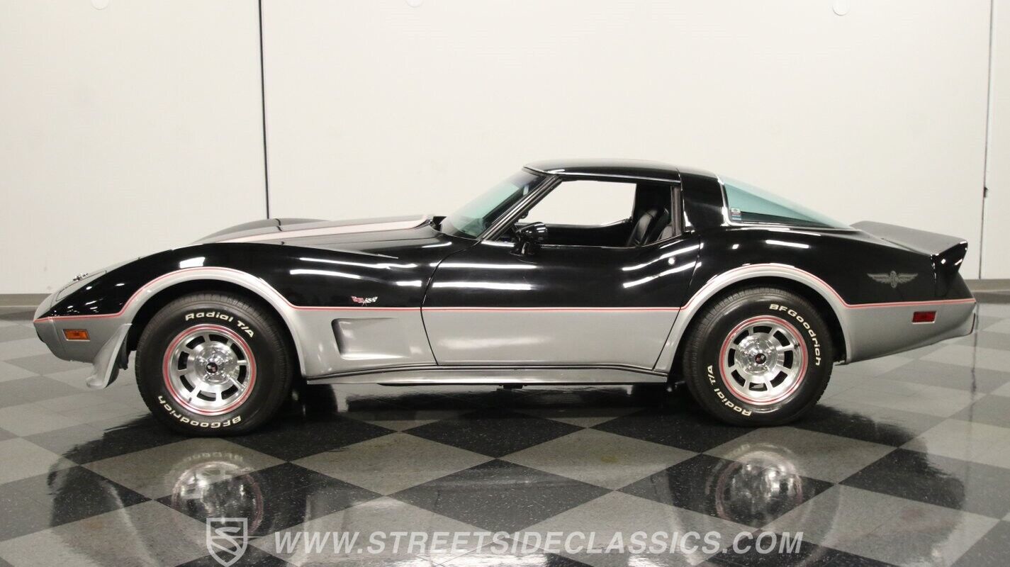 Chevrolet-Corvette-Coupe-1978-2