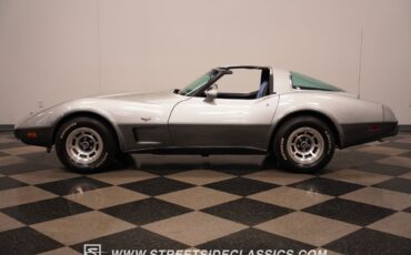 Chevrolet-Corvette-Coupe-1978-2