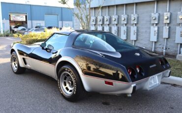 Chevrolet-Corvette-Coupe-1978-2