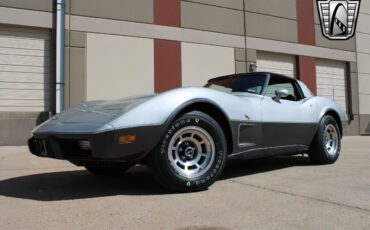 Chevrolet-Corvette-Coupe-1978-2