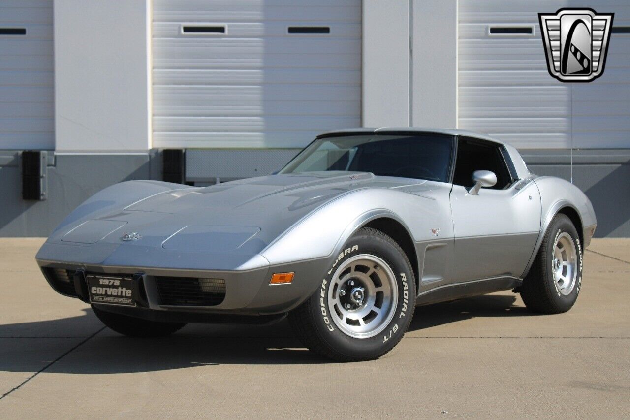 Chevrolet-Corvette-Coupe-1978-2