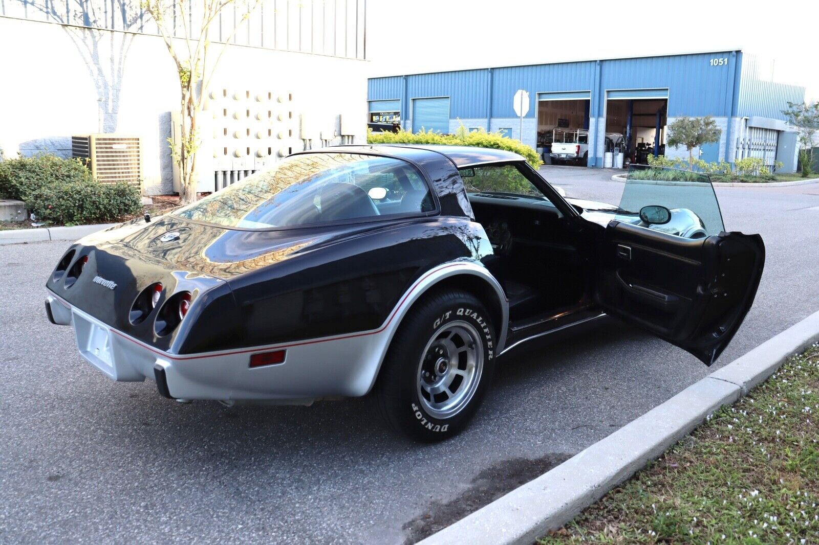 Chevrolet-Corvette-Coupe-1978-20