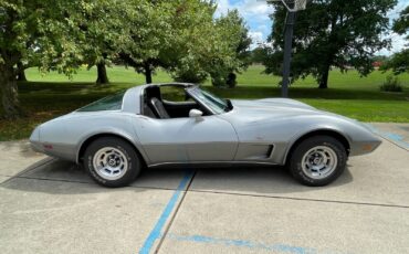 Chevrolet-Corvette-Coupe-1978-3