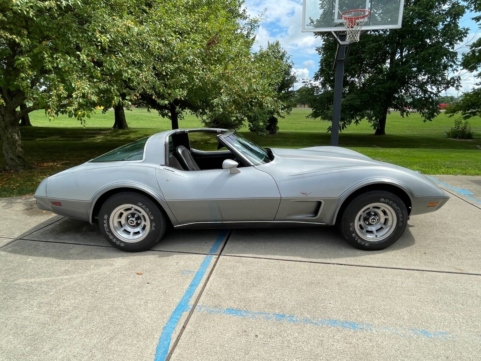 Chevrolet-Corvette-Coupe-1978-3