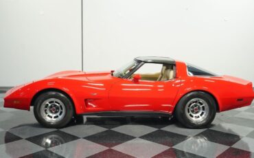 Chevrolet-Corvette-Coupe-1979-2