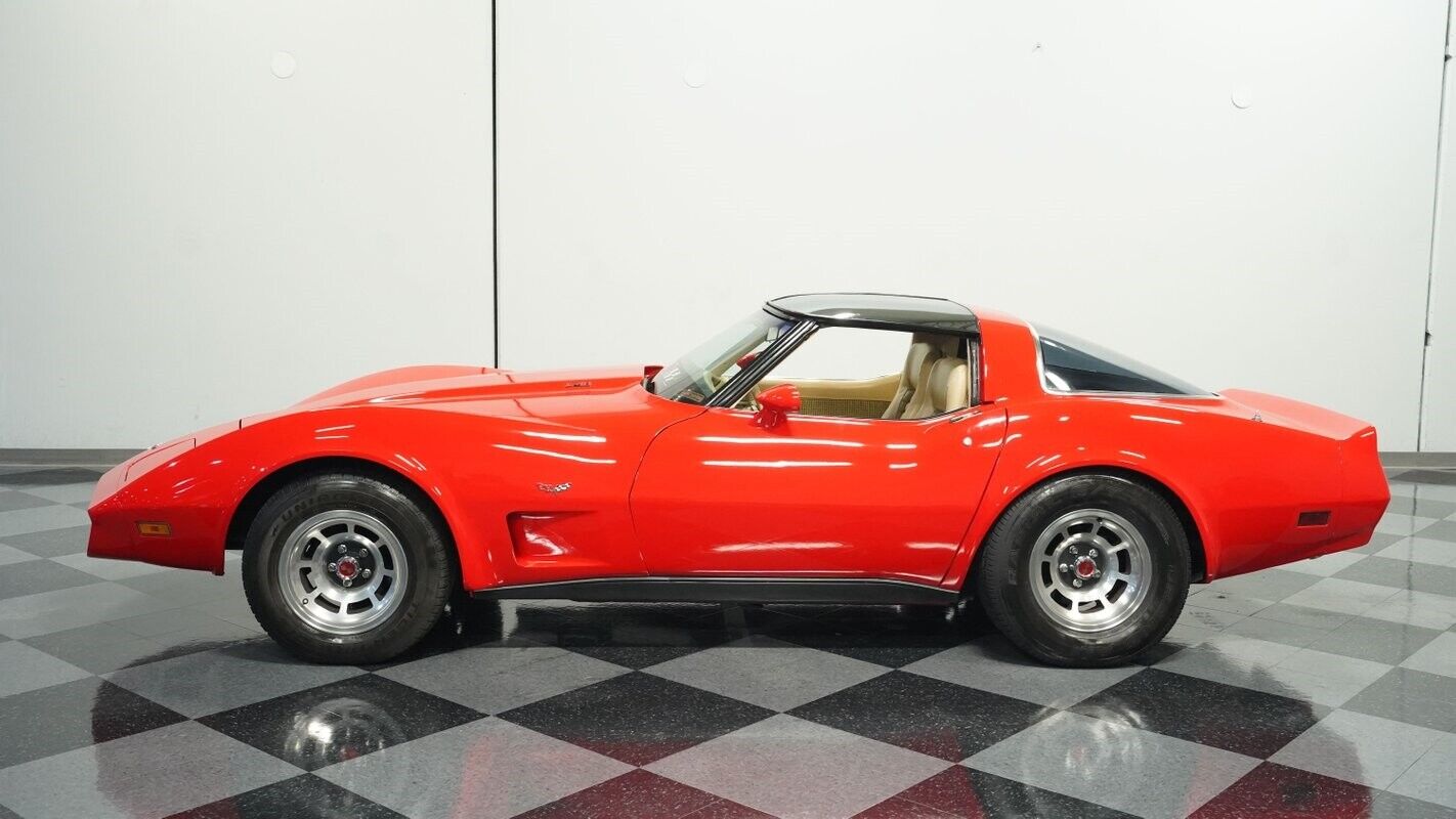 Chevrolet-Corvette-Coupe-1979-2