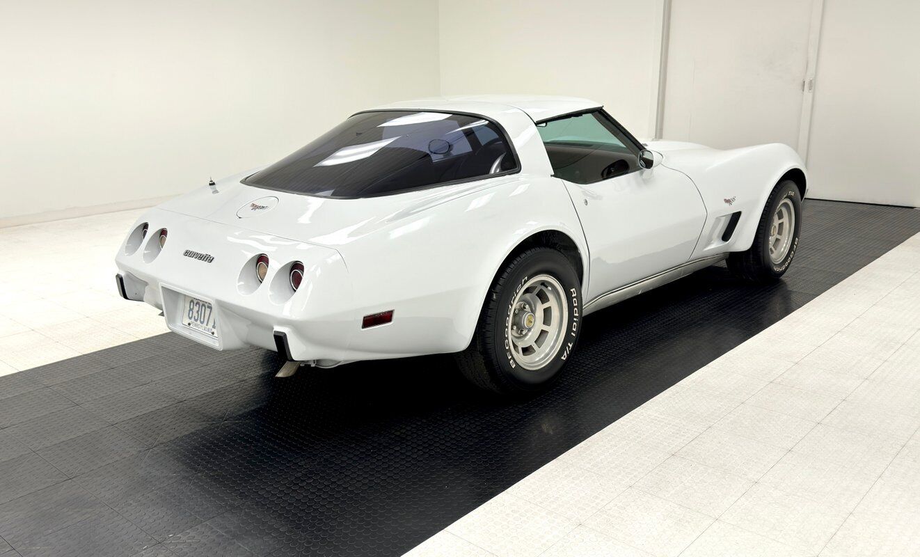 Chevrolet-Corvette-Coupe-1979-4