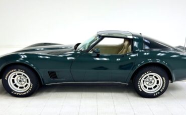 Chevrolet-Corvette-Coupe-1980-1