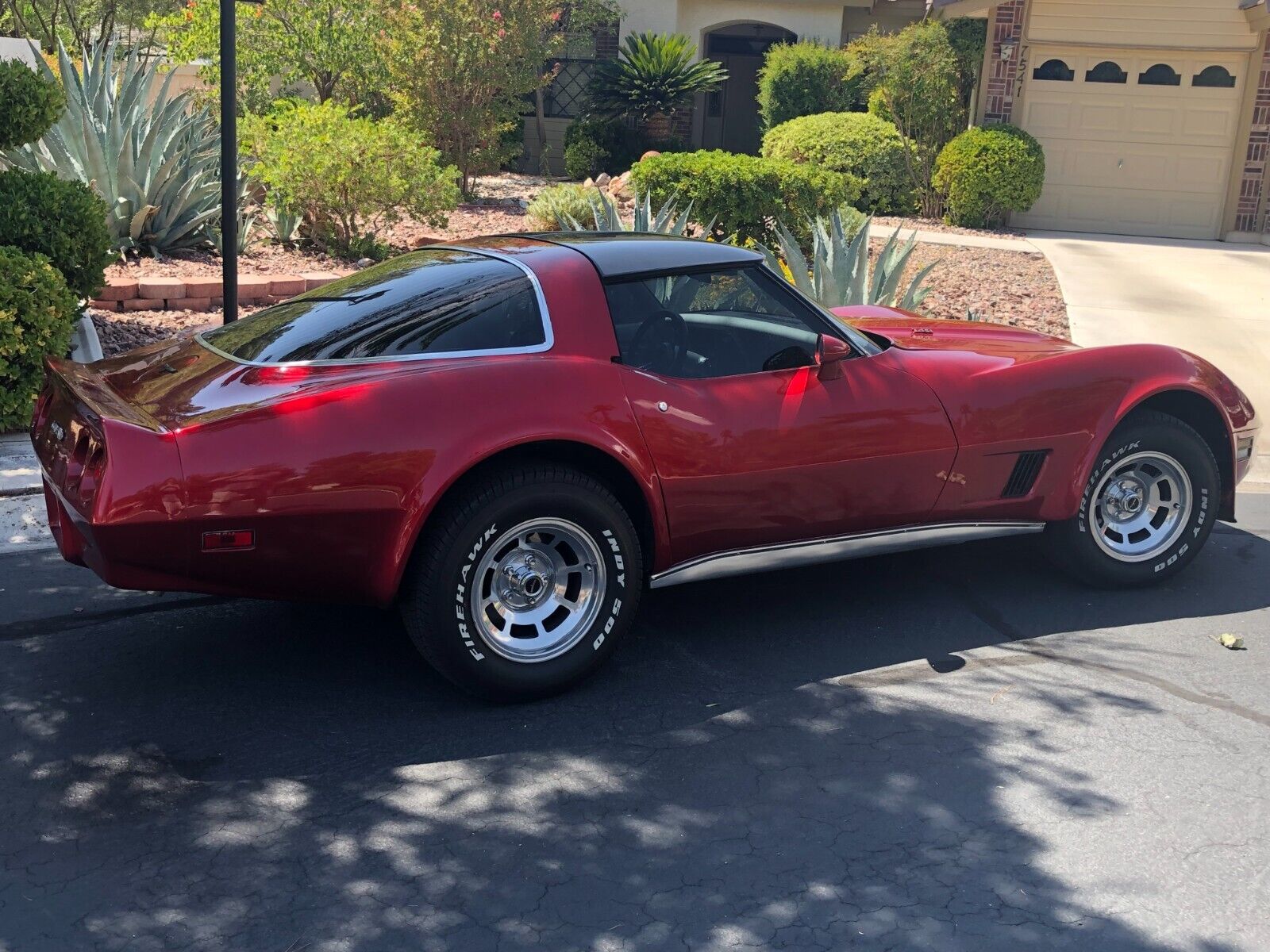 Chevrolet-Corvette-Coupe-1981-1