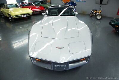 Chevrolet-Corvette-Coupe-1981-2