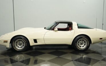 Chevrolet-Corvette-Coupe-1981-2