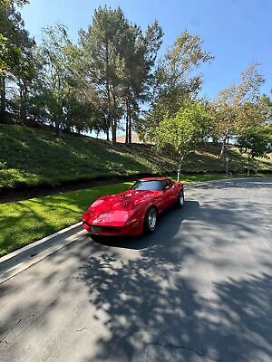 Chevrolet-Corvette-Coupe-1982-1