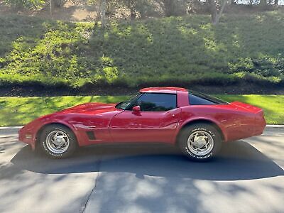 Chevrolet-Corvette-Coupe-1982-11