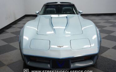 Chevrolet-Corvette-Coupe-1982-15