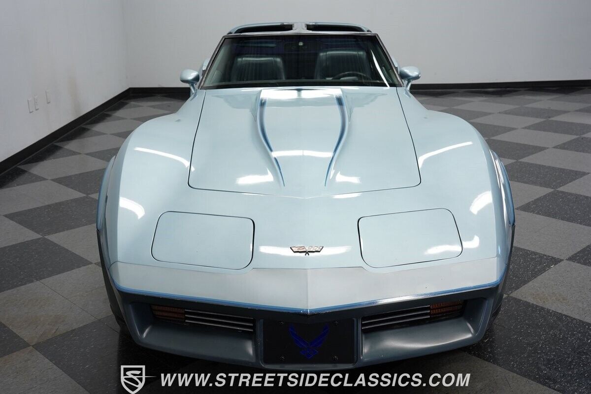 Chevrolet-Corvette-Coupe-1982-15