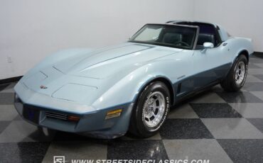 Chevrolet-Corvette-Coupe-1982-17