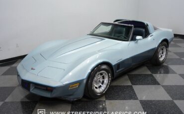 Chevrolet-Corvette-Coupe-1982-18