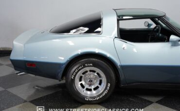 Chevrolet-Corvette-Coupe-1982-27