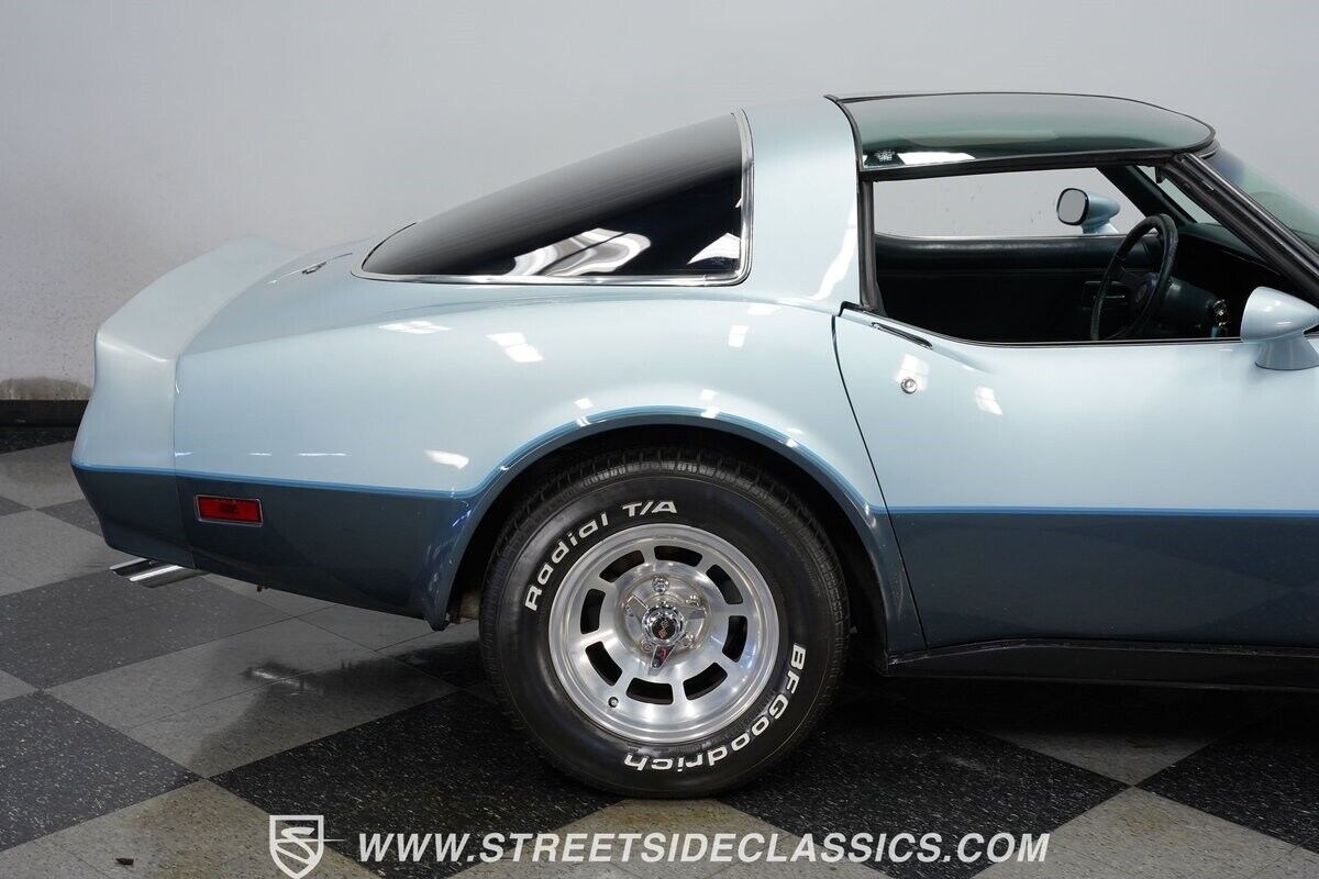 Chevrolet-Corvette-Coupe-1982-27