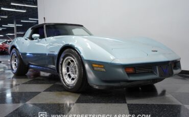 Chevrolet-Corvette-Coupe-1982-29