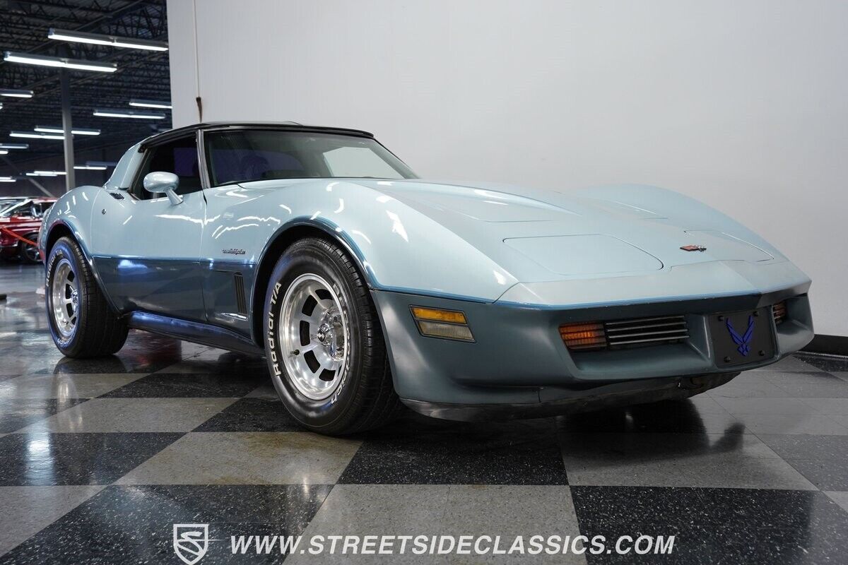 Chevrolet-Corvette-Coupe-1982-29