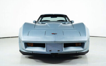 Chevrolet-Corvette-Coupe-1982-3