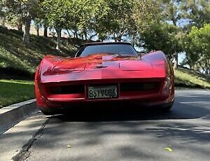 Chevrolet-Corvette-Coupe-1982-3