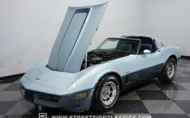 Chevrolet-Corvette-Coupe-1982-30