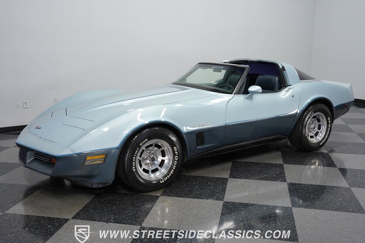 Chevrolet-Corvette-Coupe-1982-5