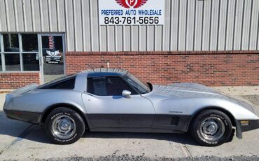 Chevrolet-Corvette-Coupe-1982-5