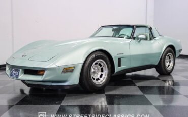 Chevrolet-Corvette-Coupe-1982-5