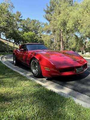 Chevrolet-Corvette-Coupe-1982-5