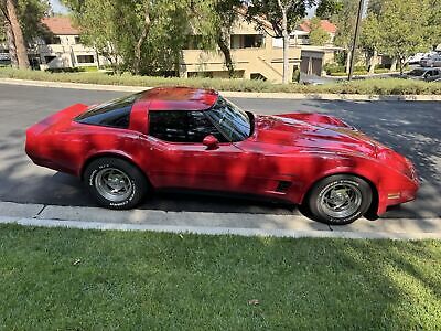 Chevrolet-Corvette-Coupe-1982-6