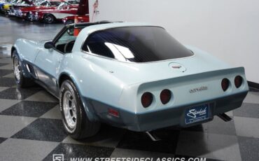 Chevrolet-Corvette-Coupe-1982-7