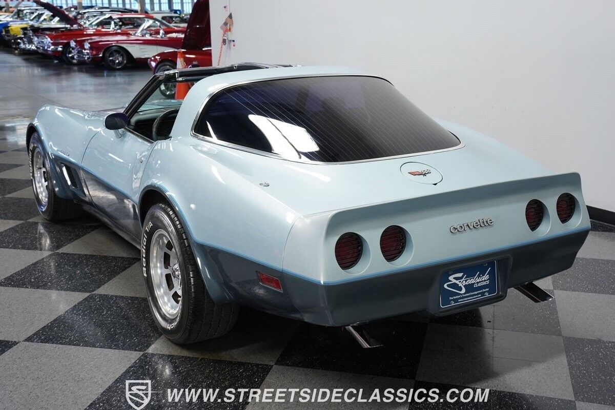 Chevrolet-Corvette-Coupe-1982-7