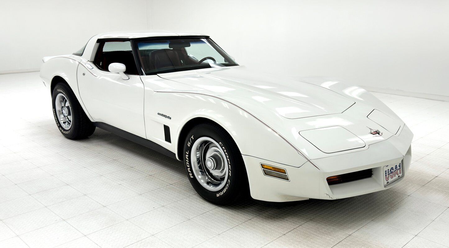 Chevrolet-Corvette-Coupe-1982-7